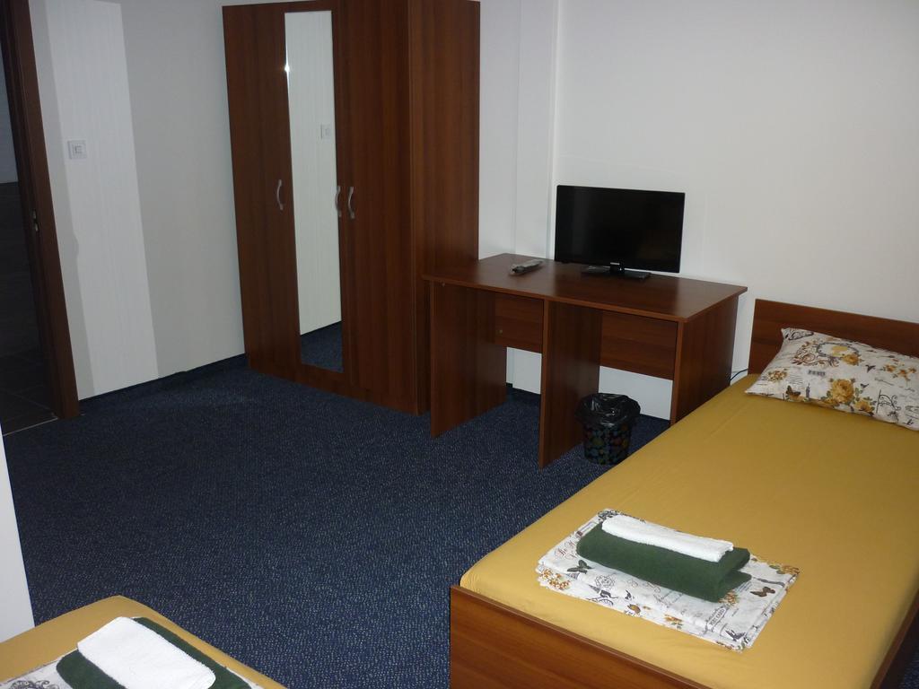 Yalta Guesthouse Ruse Ngoại thất bức ảnh